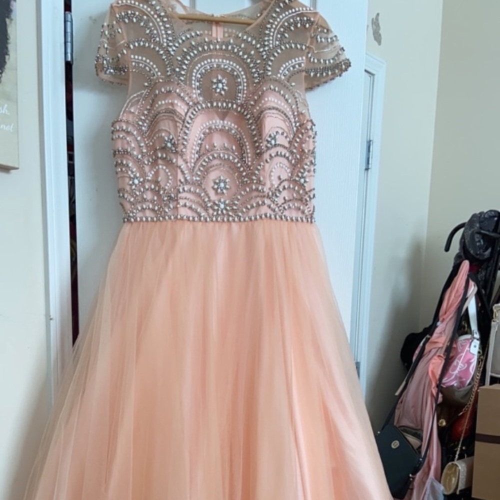 Special occasion dress - Picture 3 of 3
